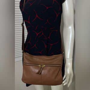 FOSSIL Chic Brown Leather Crossbody Bag